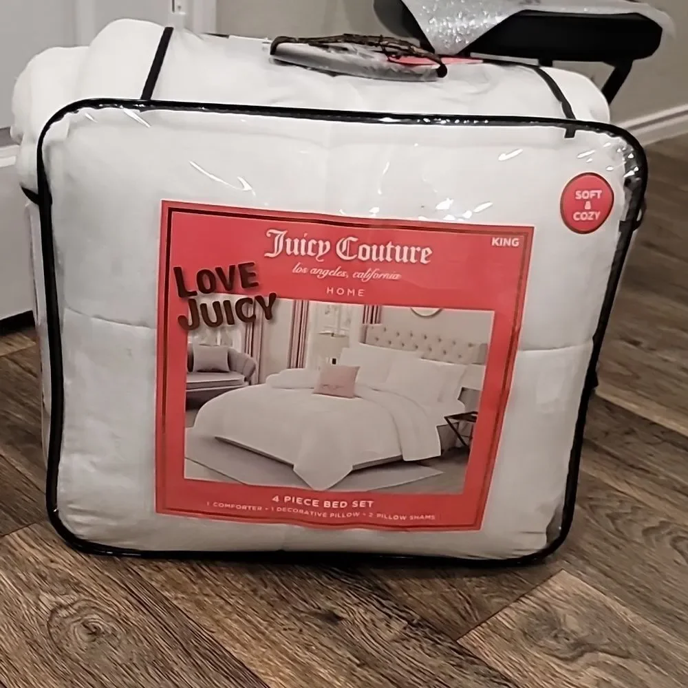 Juicy Couture Plush Velour 4-PC King Bed Set- White/Pink